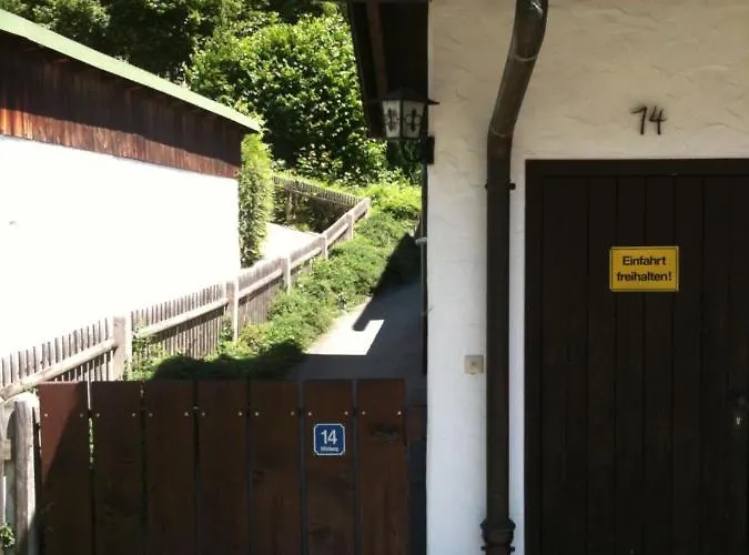 3-zimmer-rueckzugsort Mit Panoramabalkon In Bestlage
