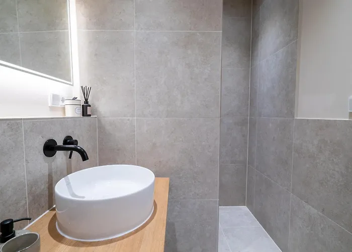3-zimmer-rueckzugsort Mit Panoramabalkon In Bestlage * جارمش بارتنكيرشن